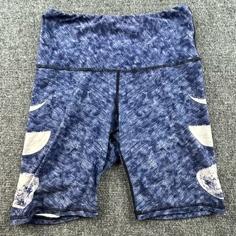 Yoga Democracy Women’s Shorts Size Small